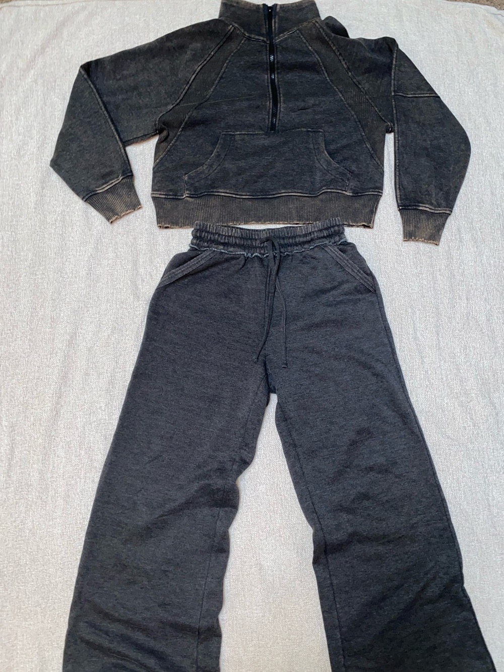 Zenana Charcoal Mineral Wash Half Zip Cropped Sweatsuit Set - Top M / Bottom S